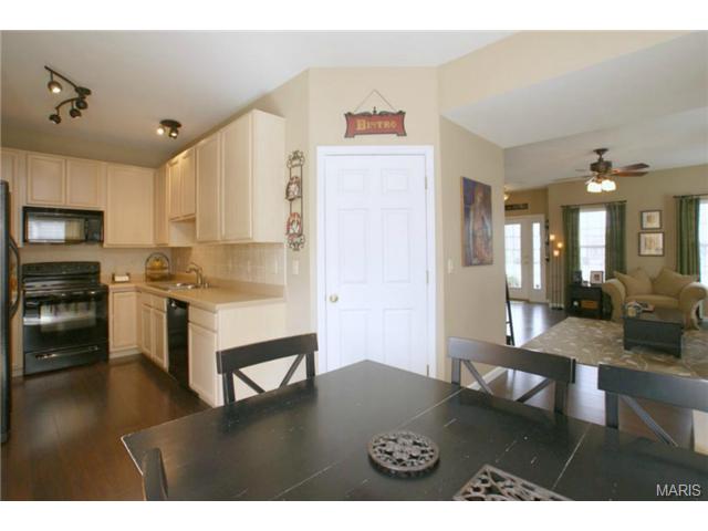 428 Covered Bridge Ln, O'fallon, MO 63368 photo 6