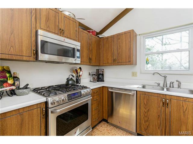 166 Cascade Circle Dr, Ballwin, MO 63021 photo 9