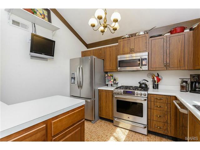 166 Cascade Circle Dr, Ballwin, MO 63021 photo 8