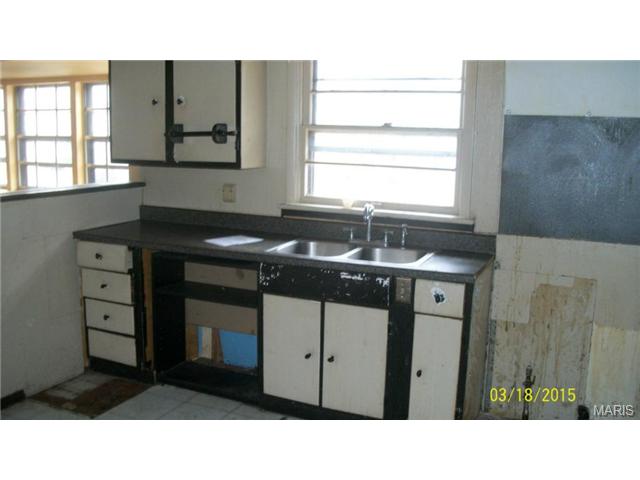 4112 Wright Ave, Saint Ann, MO 63074 photo 3