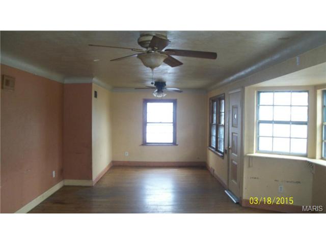 4112 Wright Ave, Saint Ann, MO 63074 photo 2