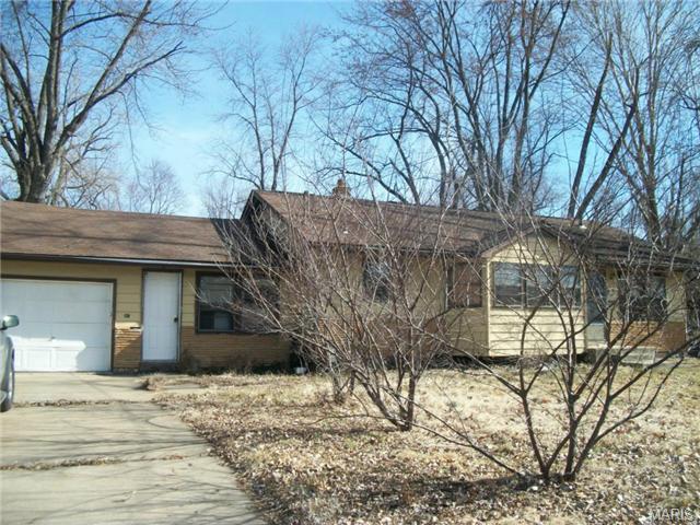4112 Wright Ave, Saint Ann, MO 63074 photo 1