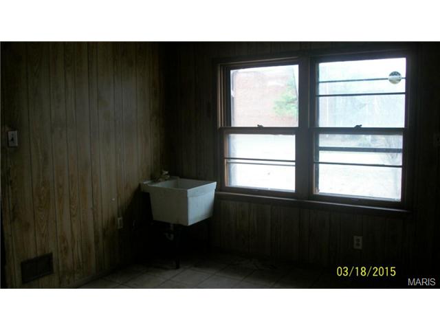 4112 Wright Ave, Saint Ann, MO 63074 photo 4