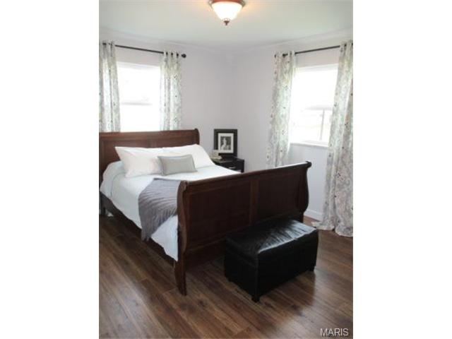 275 Ramsey Ln, Ballwin, MO 63021 photo 9