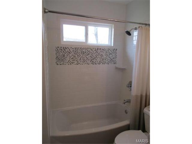 275 Ramsey Ln, Ballwin, MO 63021 photo 12