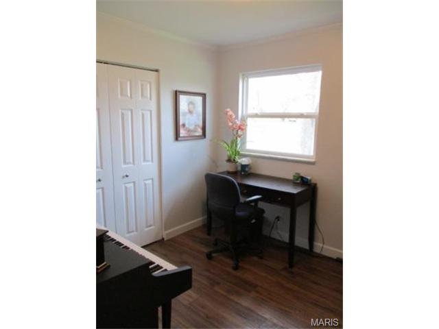 275 Ramsey Ln, Ballwin, MO 63021 photo 11