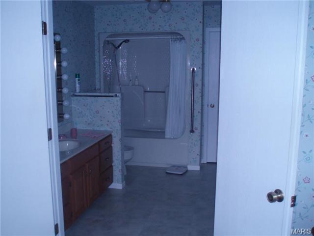 4444 Cloverbrook Dr, Black Jack, MO 63033 photo 10