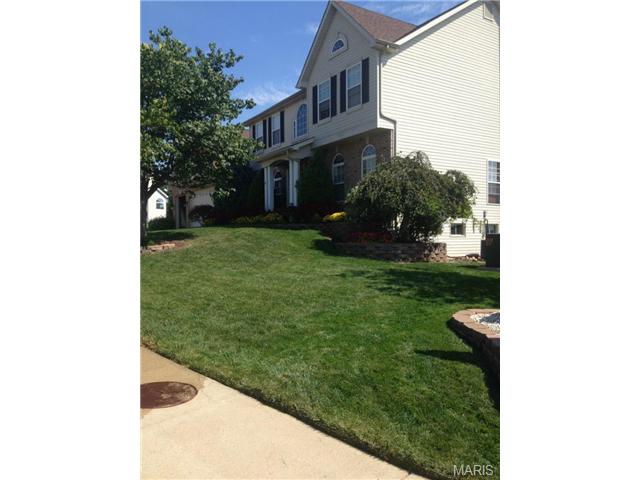 922 Midpoint Dr, O'fallon, MO 63366 photo 3