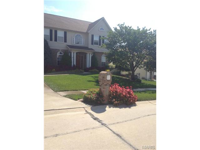 922 Midpoint Dr, O'fallon, MO 63366 photo 2