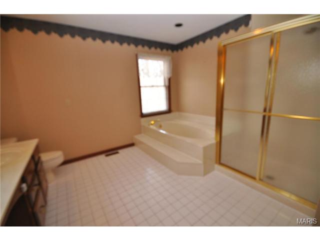 4 Hawk Forest Ct, Defiance, MO 63341 photo 15