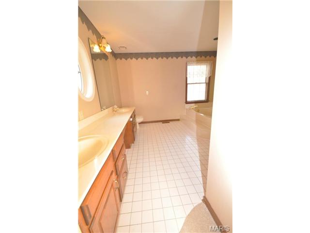 4 Hawk Forest Ct, Defiance, MO 63341 photo 17