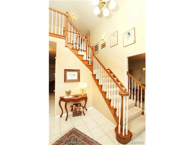 625 Arbor Haven Dr, Ballwin, MO 63021 photo 2