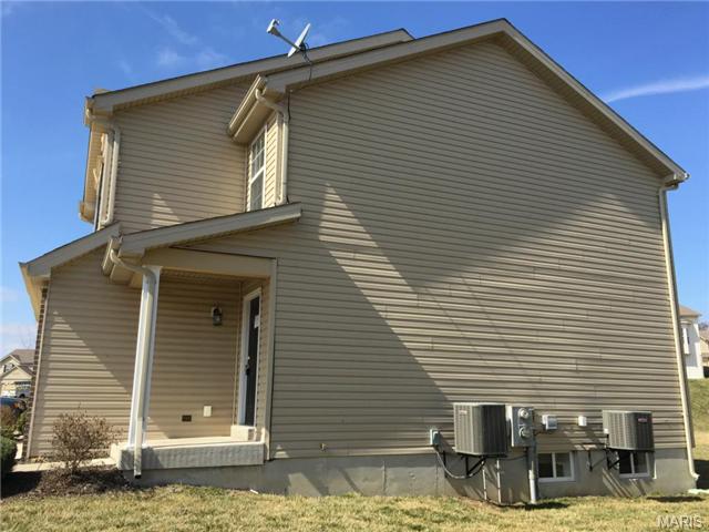5578 Wavecrest Cir, Cottleville, MO 63304 photo 3