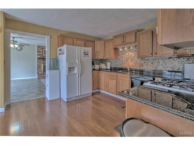 271 Glandore Dr, Ballwin, MO 63021 photo 9