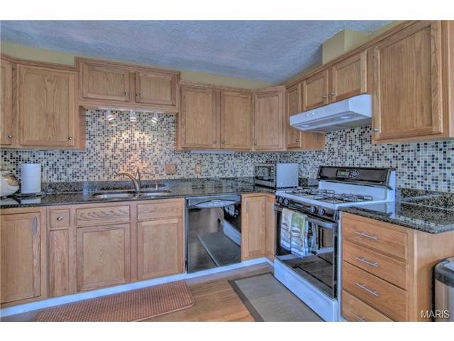 271 Glandore Dr, Ballwin, MO 63021 photo 10