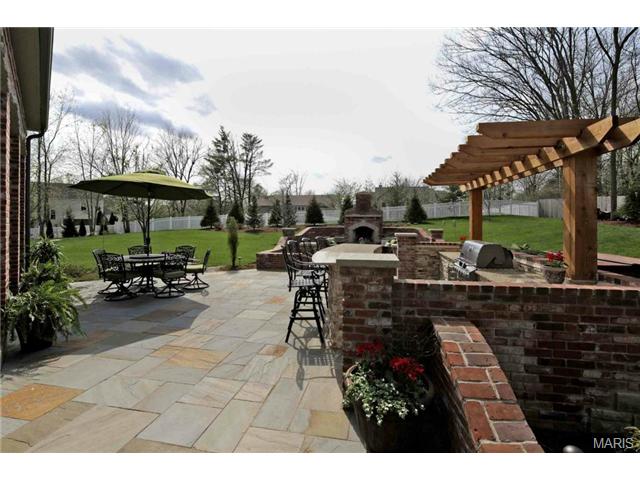237 Dickens Farm Ln, Ballwin, MO 63021 photo 35