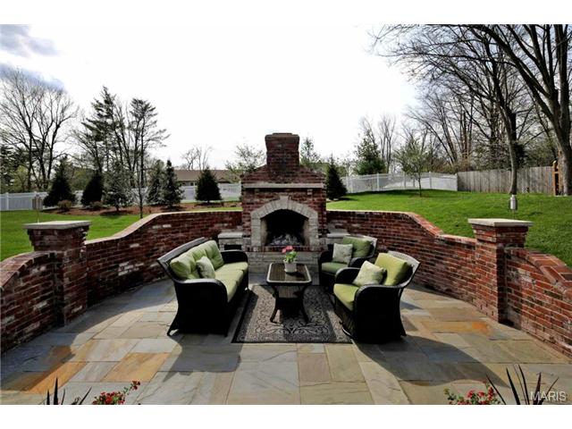 237 Dickens Farm Ln, Ballwin, MO 63021 photo 30