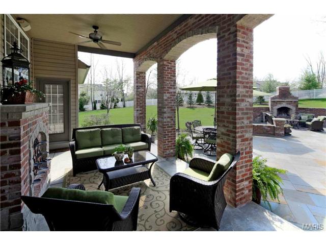 237 Dickens Farm Ln, Ballwin, MO 63021 photo 31