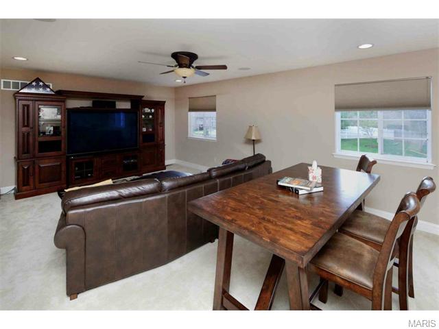 237 Dickens Farm Ln, Ballwin, MO 63021 photo 27