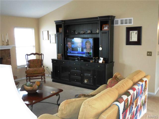 908 Cleta, Ballwin, MO 63021 photo 5