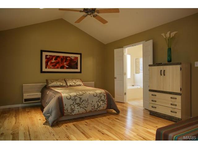 215 Arbor Crest Dr, Ballwin, MO 63021 photo 7