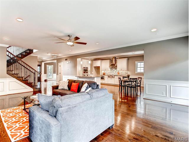 9 Enfield Rd, Olivette, MO 63132 photo 5