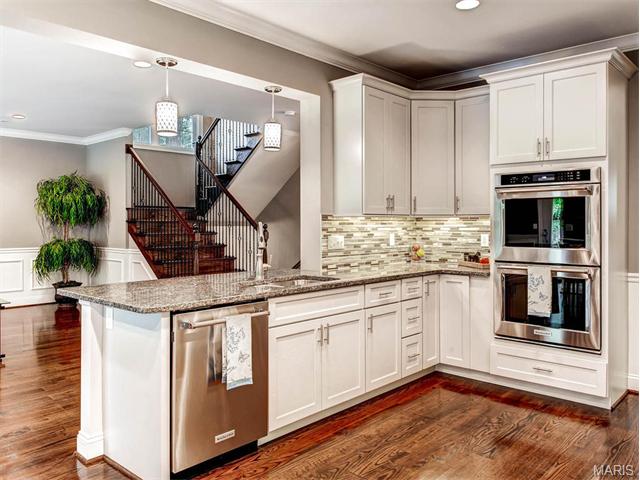 9 Enfield Rd, Olivette, MO 63132 photo 11