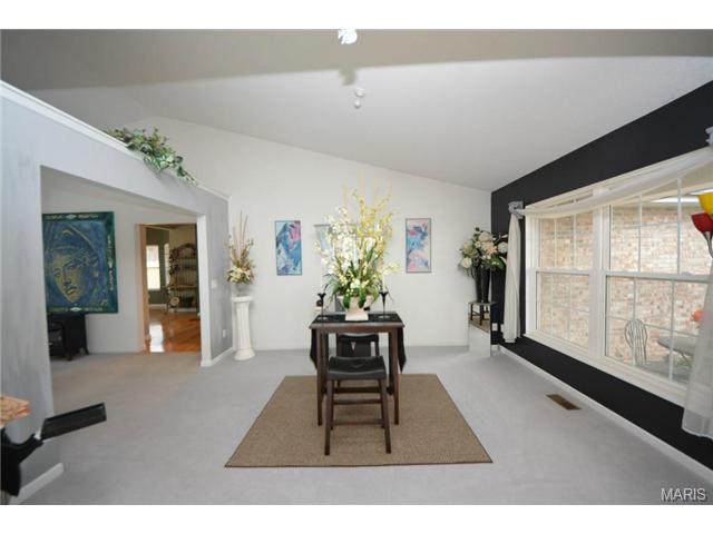 2130 Chickadee Ct, O'fallon, MO 63366 photo 3