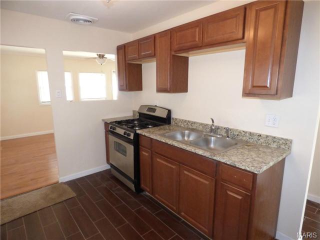 3720 Risch, Saint Louis, MO 63125 photo 7
