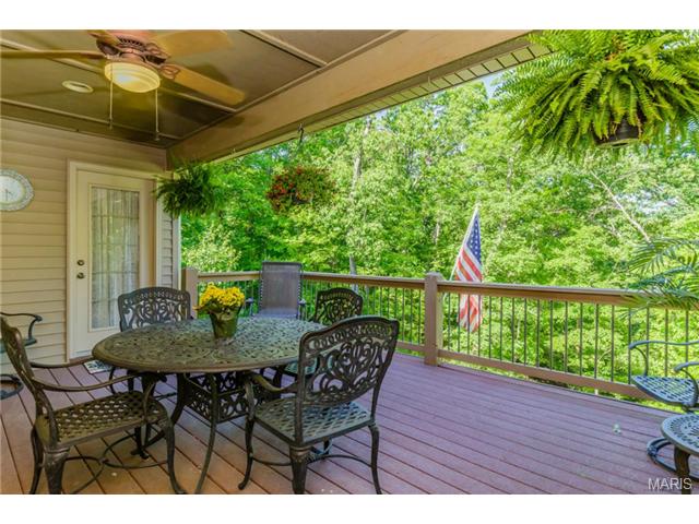 10 Hawk Forest Ct, Defiance, MO 63341 photo 2