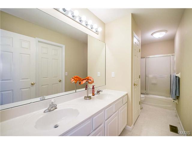 1032 Stone Spring Ct, Eureka, MO 63025 photo 19