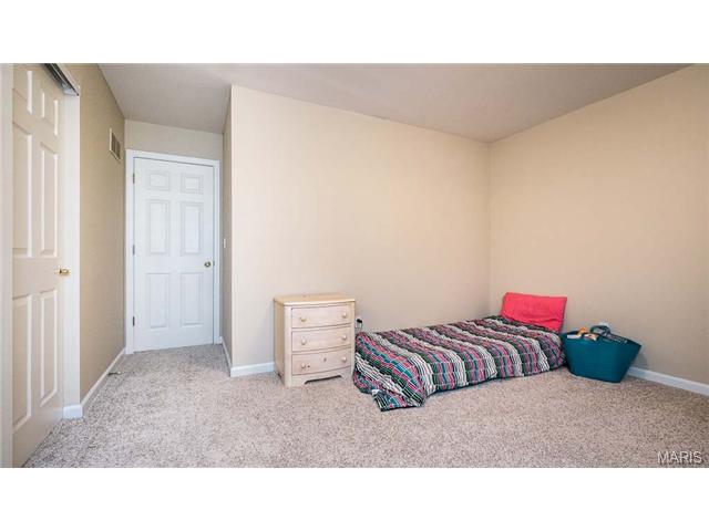 1032 Stone Spring Ct, Eureka, MO 63025 photo 20