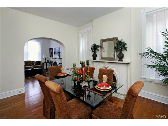 2342 Albion Pl, Saint Louis, MO 63104 photo 4