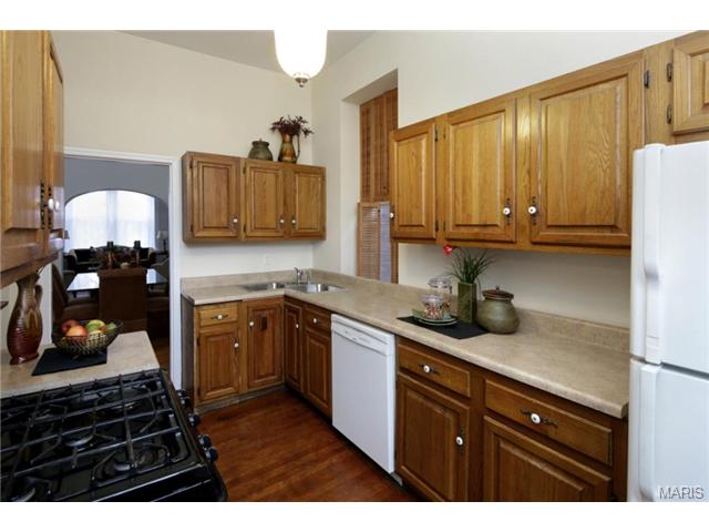 2342 Albion Pl, Saint Louis, MO 63104 photo 6