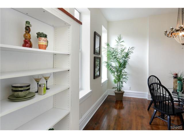 2342 Albion Pl, Saint Louis, MO 63104 photo 7