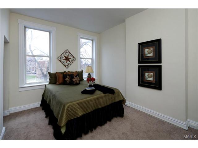 2342 Albion Pl, Saint Louis, MO 63104 photo 11