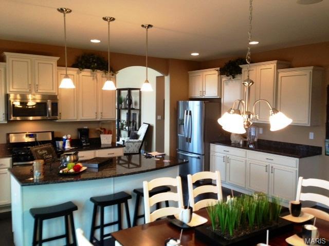 2 Hawthorne Cir, O'fallon, MO 63366 photo 8