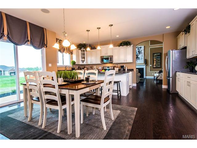 2 Hawthorne Cir, O'fallon, MO 63366 photo 7
