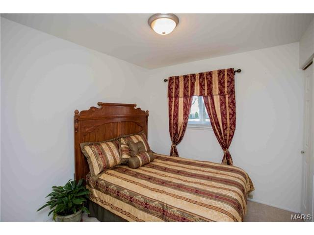 403 Allen Dr, O'fallon, MO 63366 photo 10