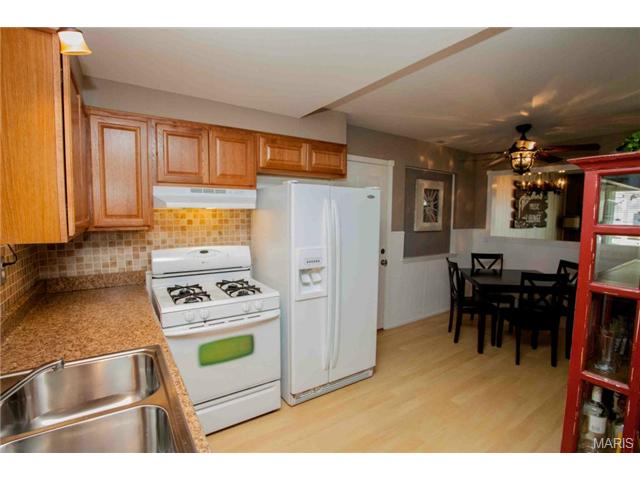403 Allen Dr, O'fallon, MO 63366 photo 2