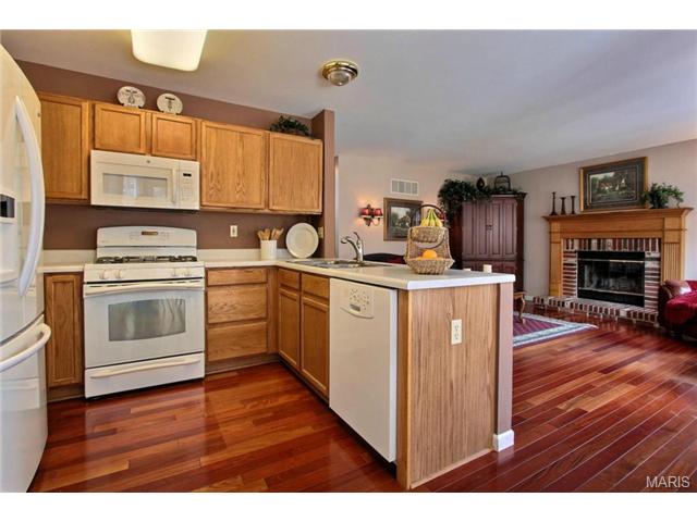 380 Buckhurst Dr, Ballwin, MO 63021 photo 8
