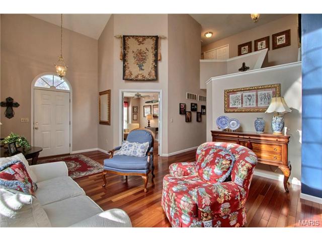 380 Buckhurst Dr, Ballwin, MO 63021 photo 3