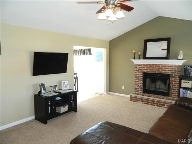 809 Woolwick Ct, Saint Charles, MO 63304 photo 2
