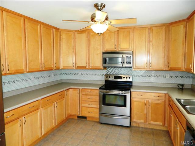 809 Woolwick Ct, Saint Charles, MO 63304 photo 5