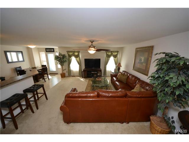 332 Wild Oak Dr, O'fallon, MO 63368 photo 2