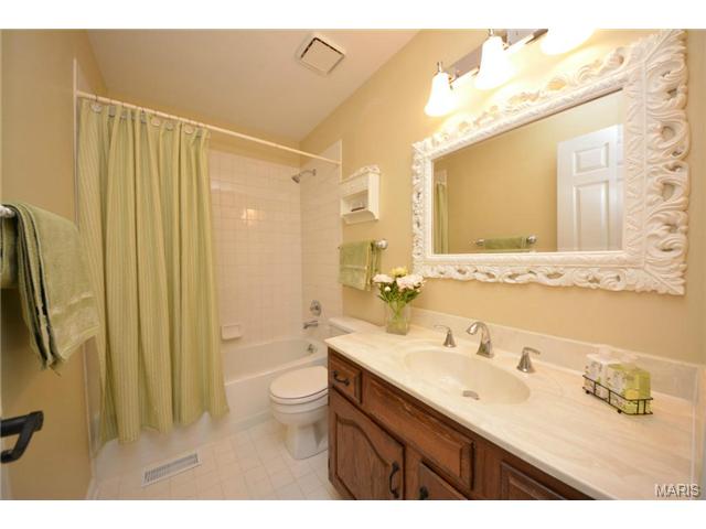 214 Timber Tree Ct, Ballwin, MO 63011 photo 25