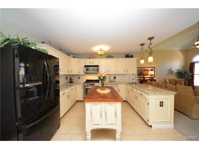 214 Timber Tree Ct, Ballwin, MO 63011 photo 8