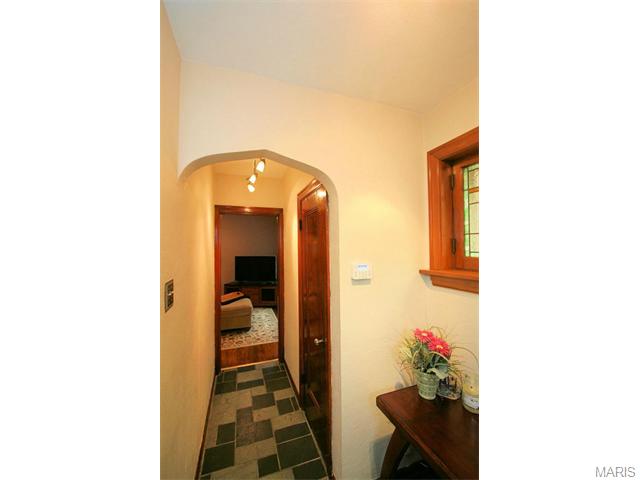 5717 Gresham Ave, Saint Louis, MO 63109 photo 6