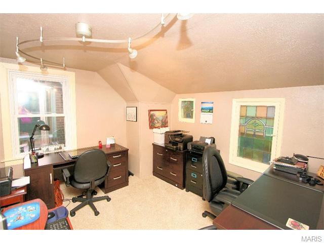 5717 Gresham Ave, Saint Louis, MO 63109 photo 35