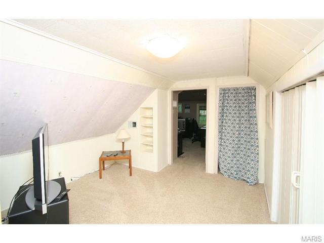 5717 Gresham Ave, Saint Louis, MO 63109 photo 33
